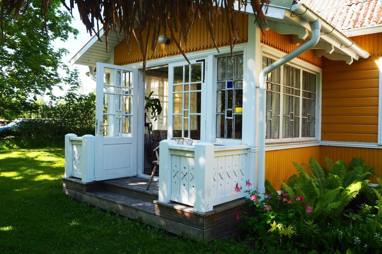 Leesi Kuelalistemaja Hotel Exterior photo