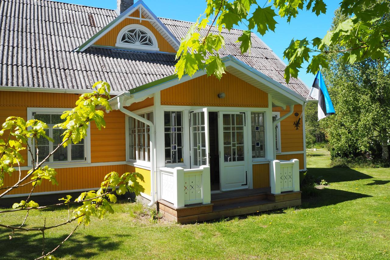 Leesi Kuelalistemaja Hotel Exterior photo